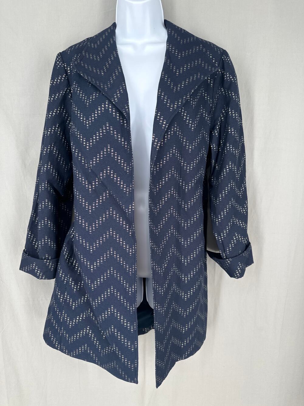 Chicos Jacket Womens Medium Navy Blue Gold Pockets Office Classic Chevron